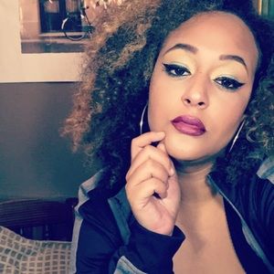 Meet your Posher, Jasmine